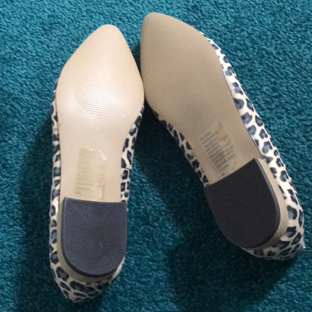Beautiful Leopard Flats ❤️ - Picture 3 of 4